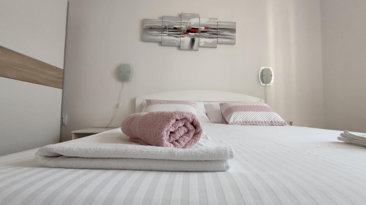 Apartment "Andrea" Split Buitenkant foto