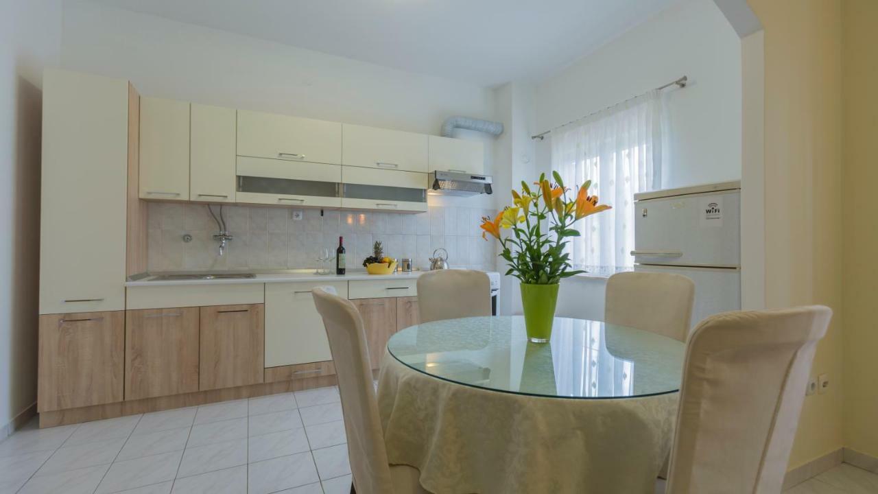 Apartment "Andrea" Split Buitenkant foto