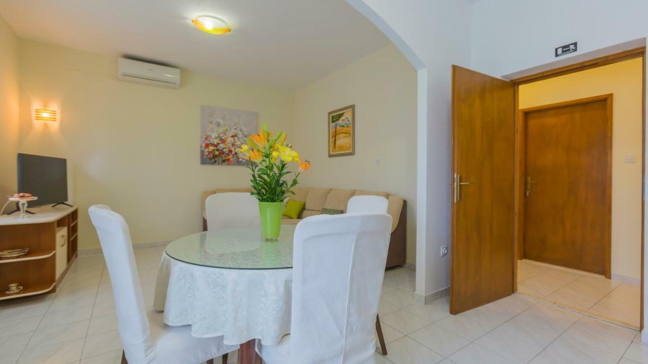 Apartment "Andrea" Split Buitenkant foto