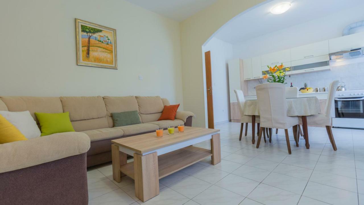 Apartment "Andrea" Split Buitenkant foto